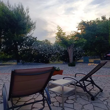 度假居 Sideris 普蒂尼亚诺